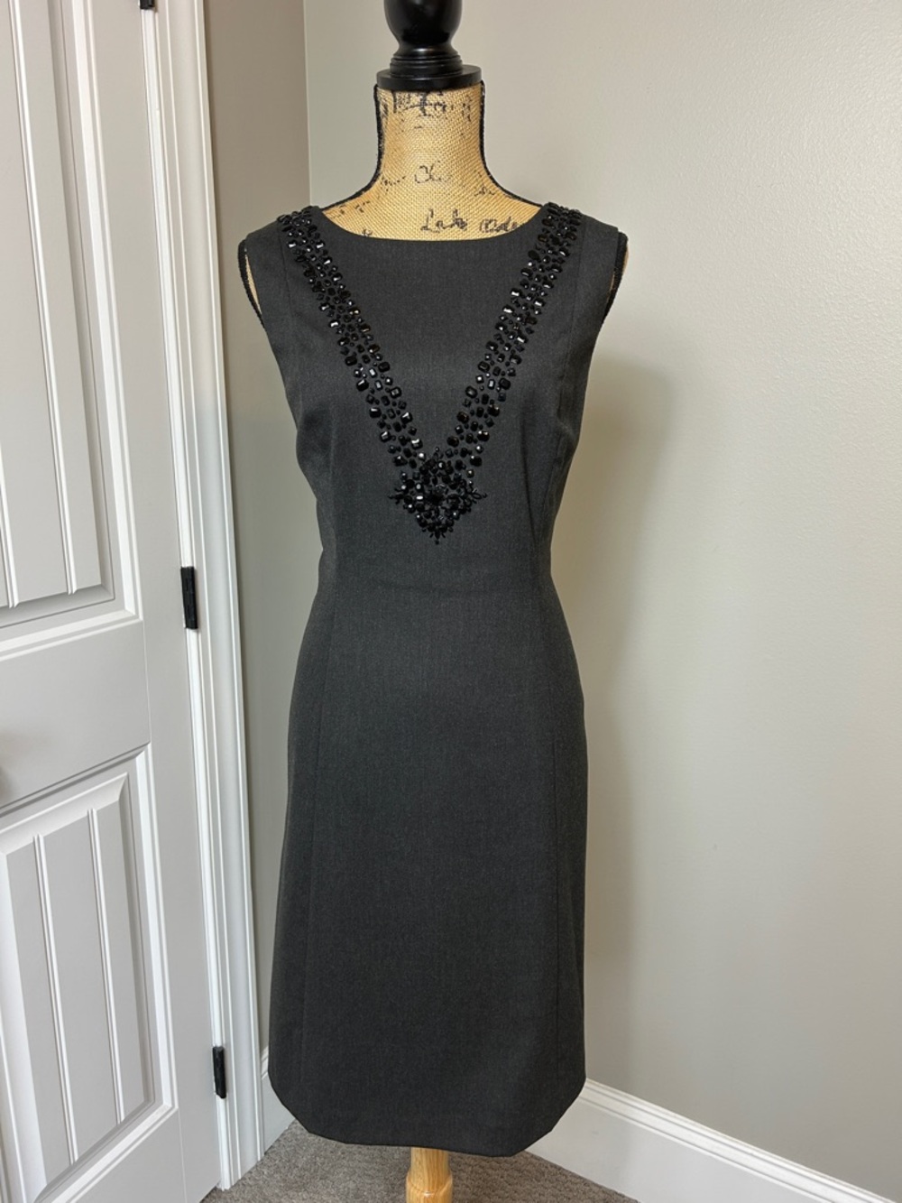 NWT- ANTONIO MELANI Elegant Dress with Embellished V-Neck 8